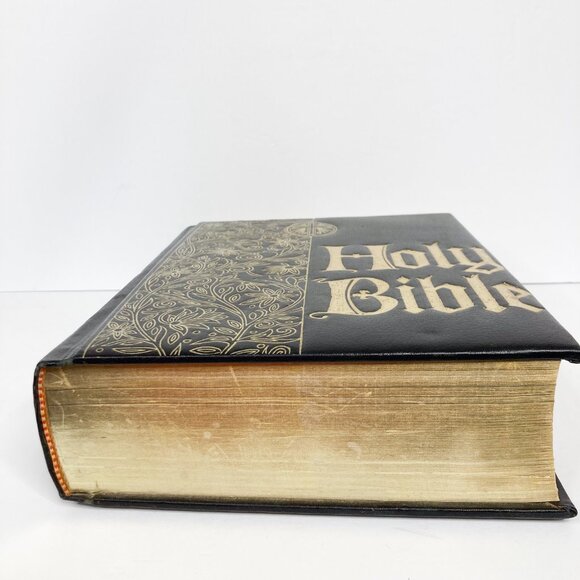 Holy Bible Family Circle Edition King James Version Riverside Illustrated Black - Picture 2 of 16